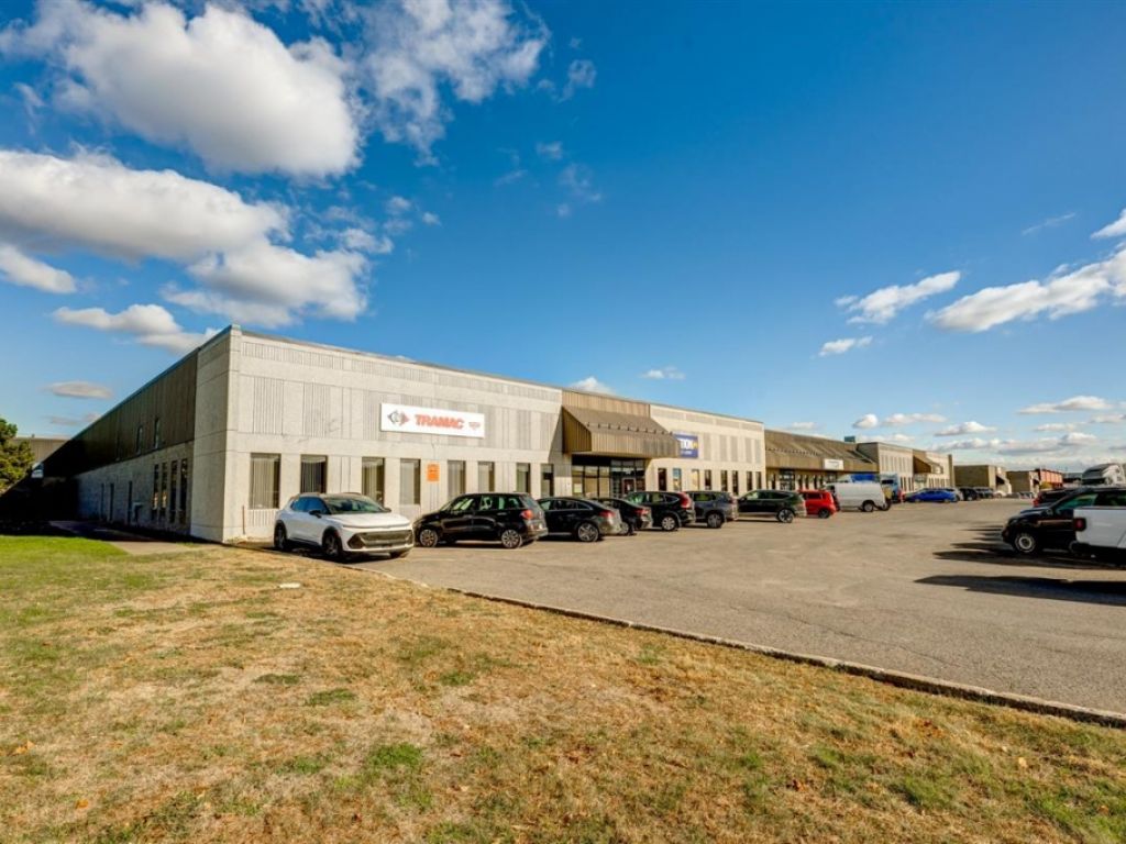 Espace industriel � louer - 3421 Boul. Industriel