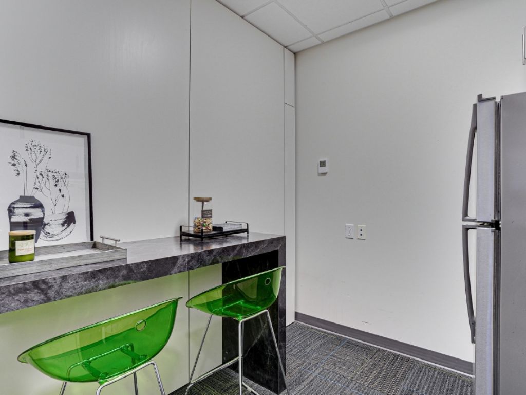 Bureaux meubl�s � louer - � partir de 900$ par mois