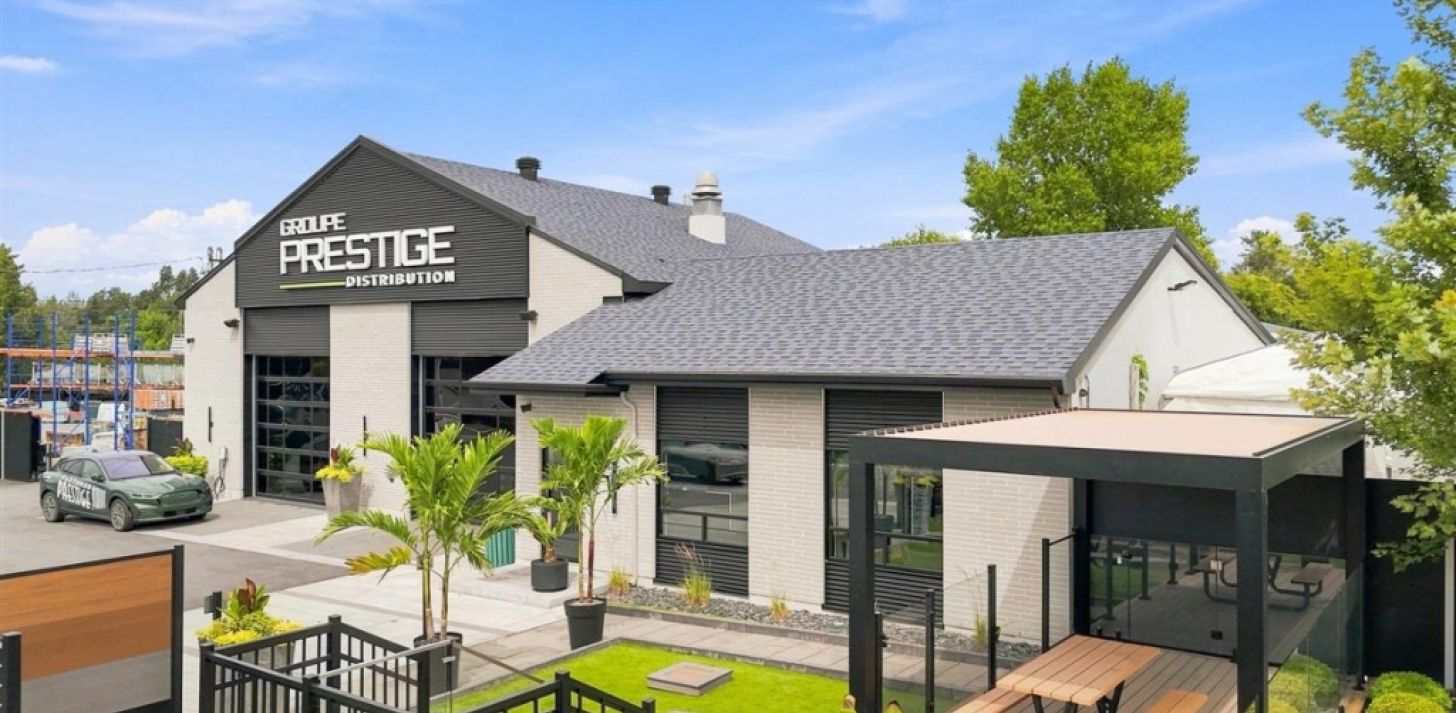 B&acirc;tisse commerciale/Bureau &agrave; vendre - &Agrave; vendre