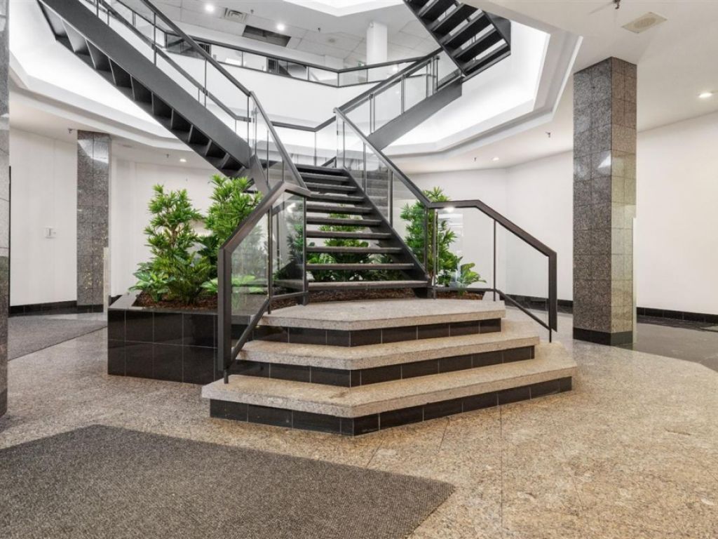 Espace bureau � louer - 666 Boul. St-Martin O., local 220