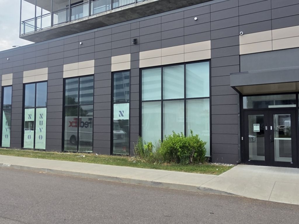 Local commercial � louer � Beauport � 2539, boulevard Sainte-Anne, locaux 2539B et 2539C