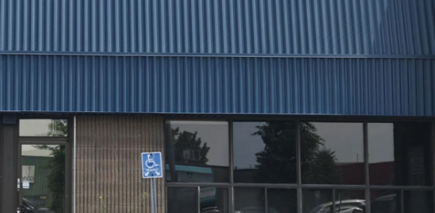 Warehouse for rent from 2,000 to 100,000 sf in Lachine - For Rent