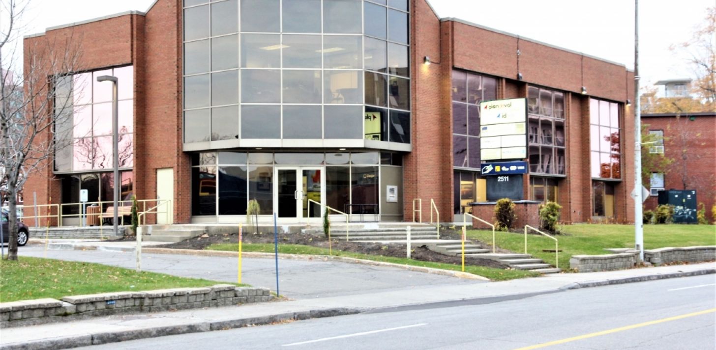 2511 chemin Sainte-Foy  Une adresse professionnelle au c�ur de Sainte-Foy - For Rent