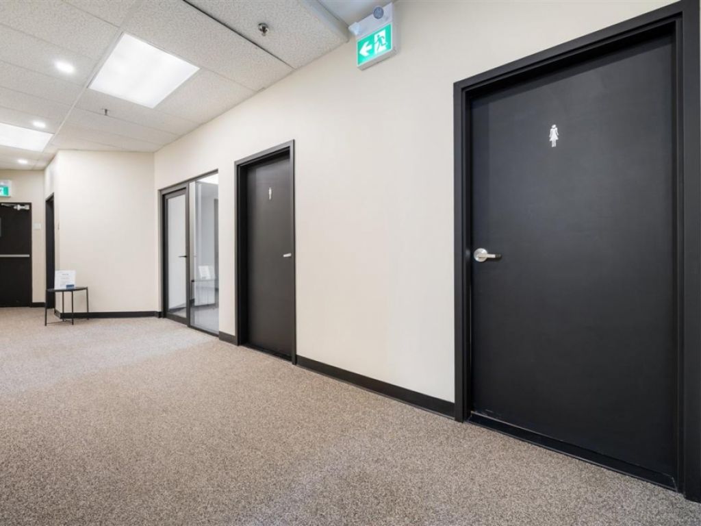 Bureau � louer � 2285 Av. Francis-Hughes, local 310, Laval