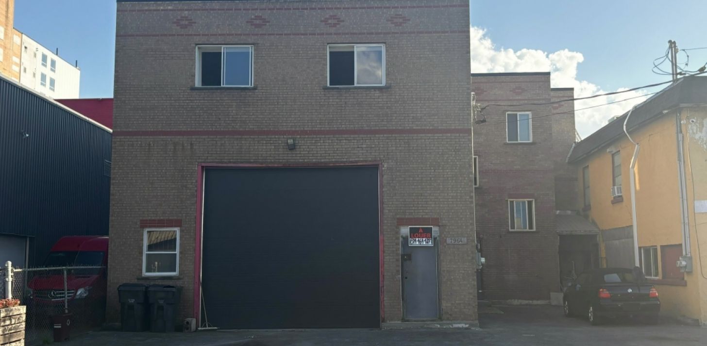 Bureaux à louer avec entrepôt, 2 étages 3200 pi2 total - À louer