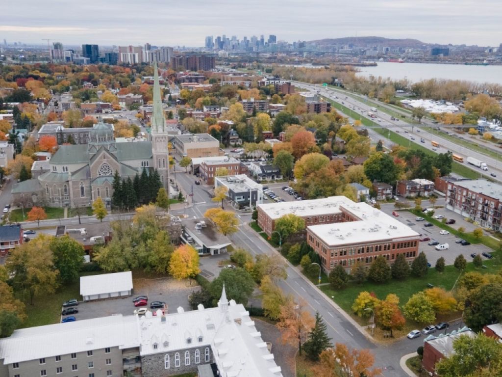 Bureau de 2875 pc dans un btiment centenaire de Longueuil