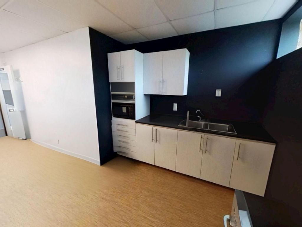 LOCAL INDUSTRIEL NEUVILLE