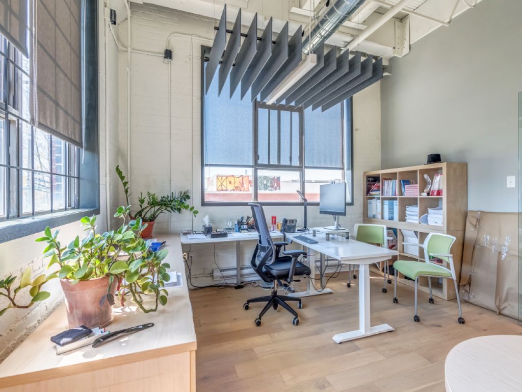 Espaces bureaux et industriels  louer-District Beaumont-6833 De L'pe