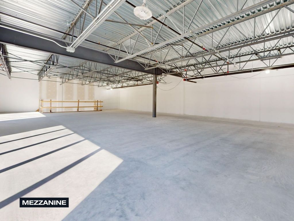 FROM 6765 S.Q.FT INDUSTRIAL SPACES FOR RENT - Saint-Jrme