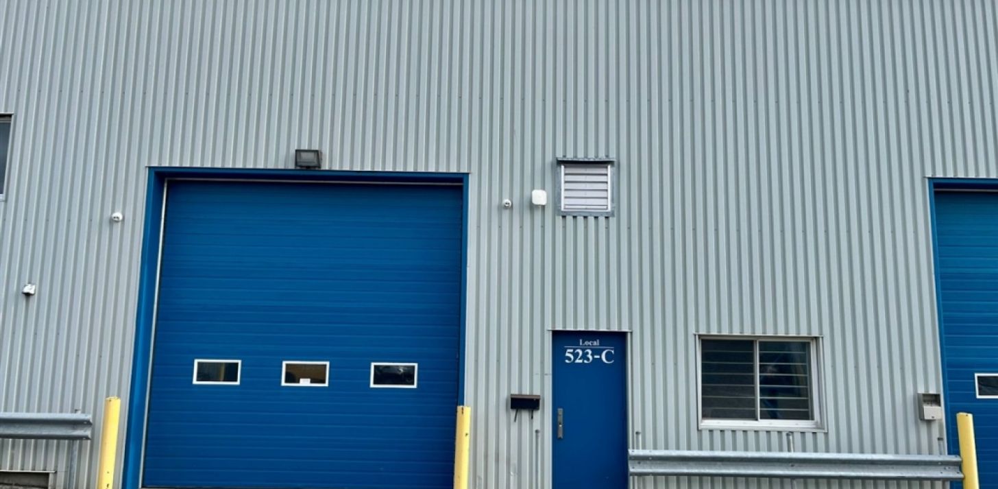 Industrial space of &plusmn;2,450 sq. ft. for lease � 523 Cur&eacute;-Boivin Blvd., unit C, Boisbriand - For Rent