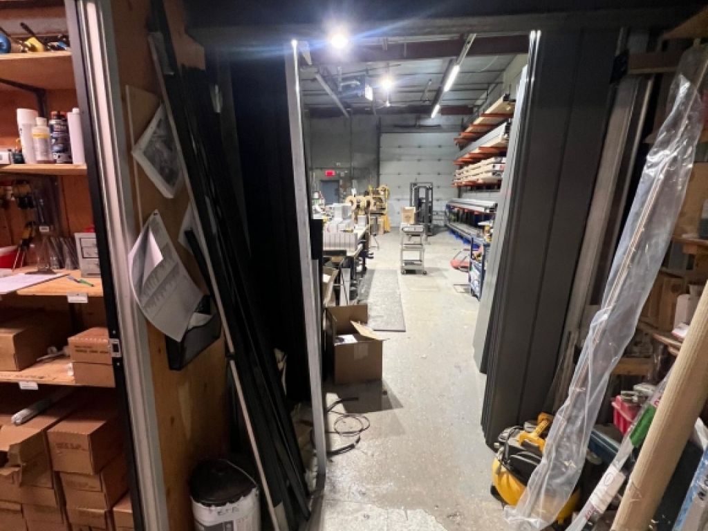 Commercial space for lease (Retail, contractor shop, warehousing, light industrial)