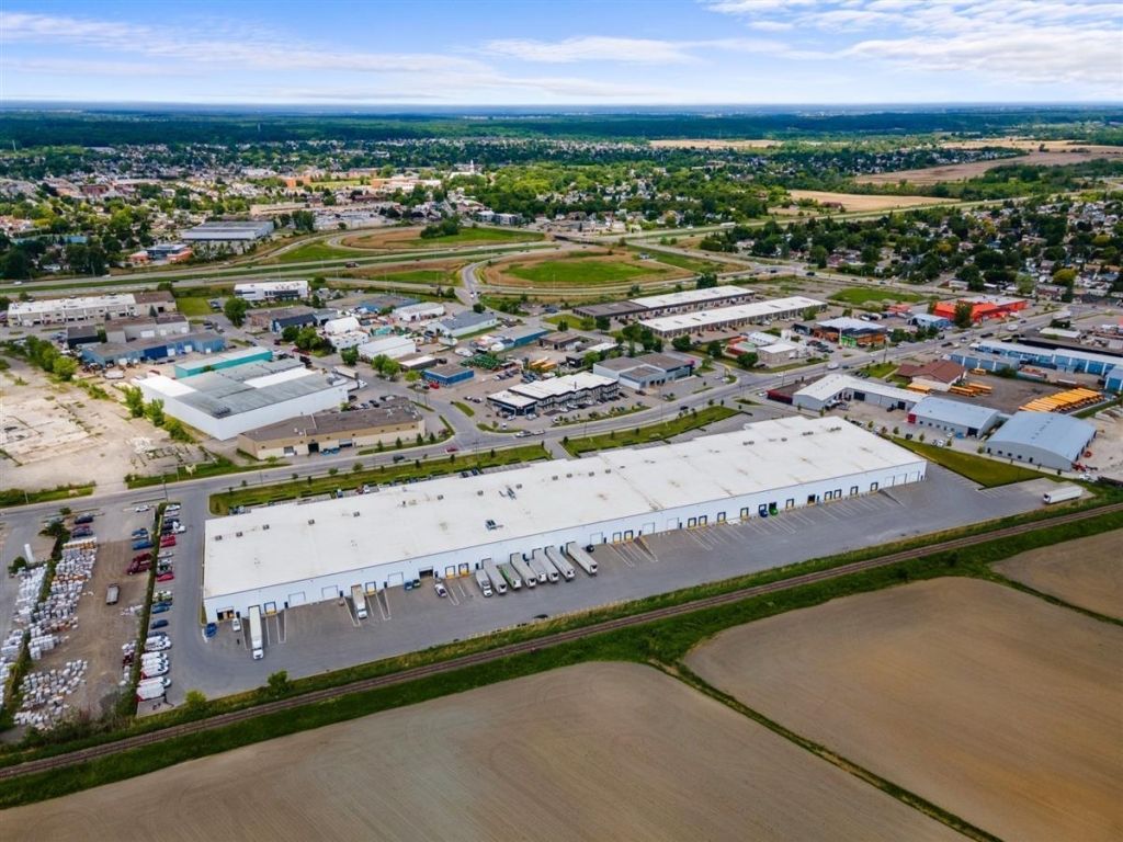 Industrial building for sale