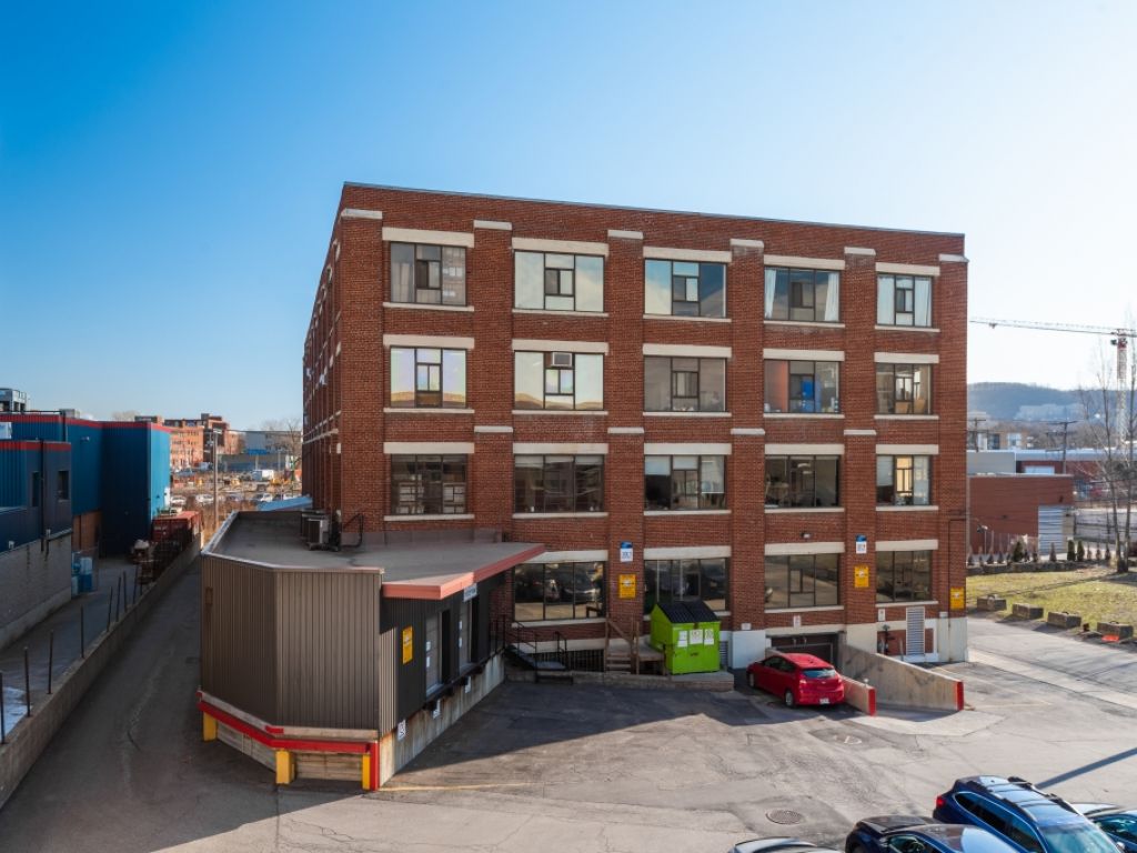 Espaces bureaux et industriels  louer-District Beaumont-6833 De L'pe