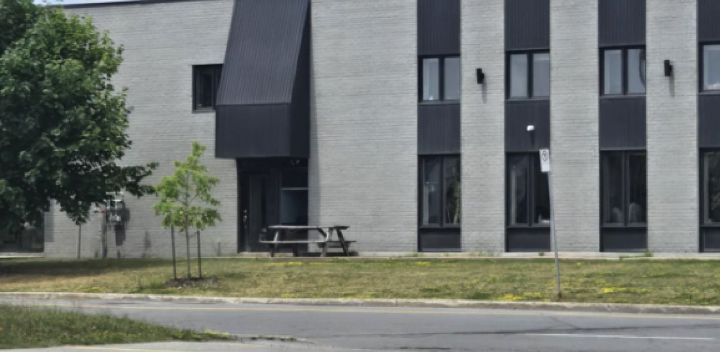 Warehouse for rent from 2,000 to 100,000 sf, Dorval - For Rent