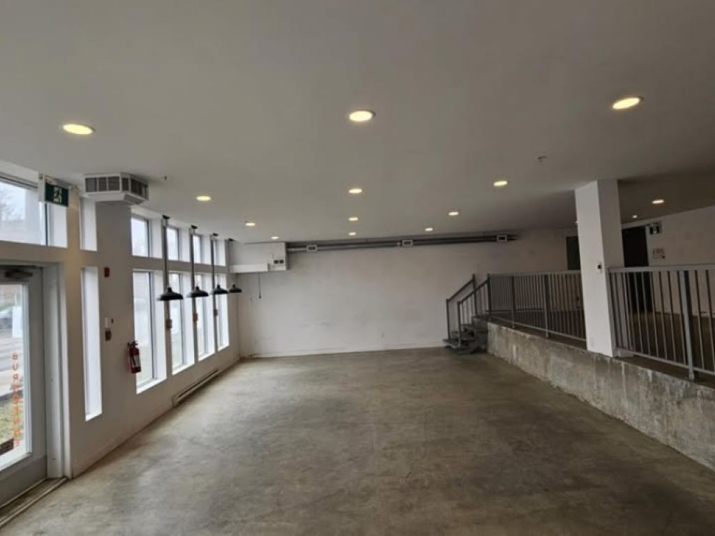 Commercial office - 440 bd Charest Ouest