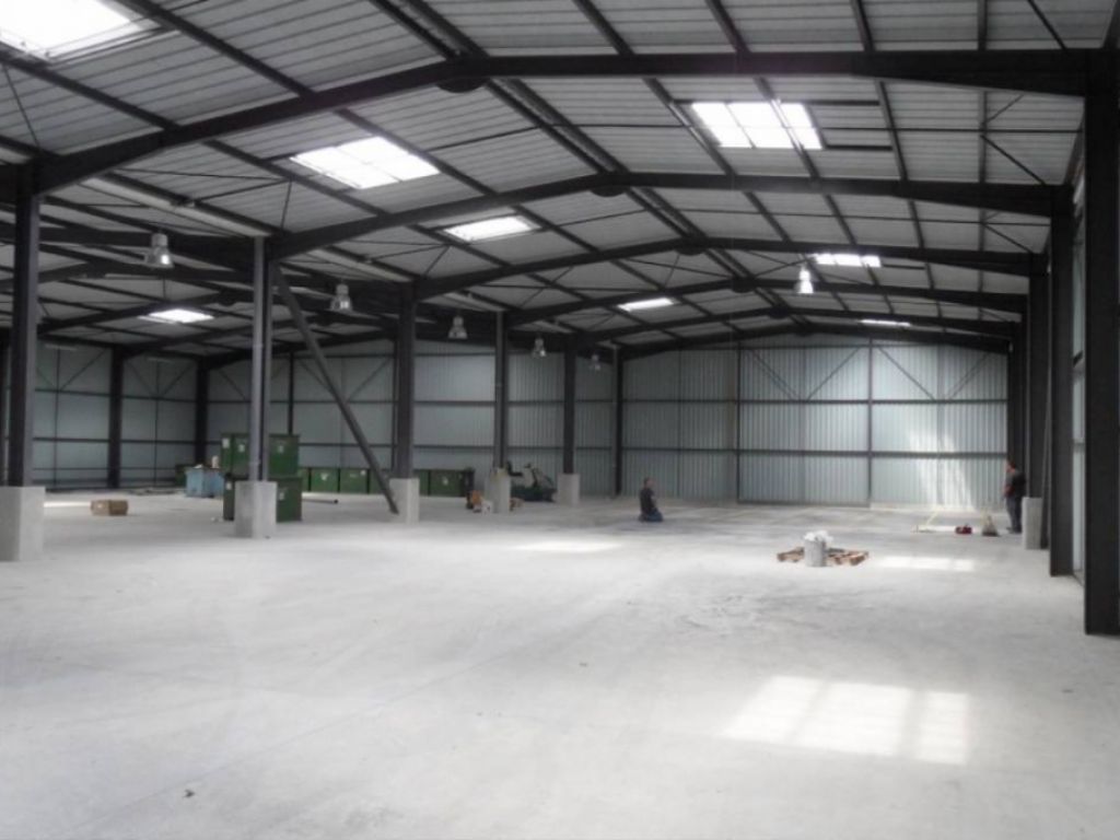 INDUSTRIAL SPACE - LAVAL - 6985