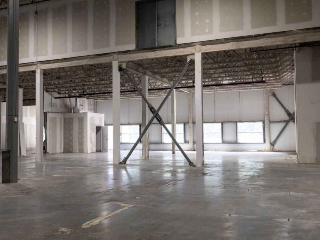Local industriel � louer de 22 560 PI� | Laval