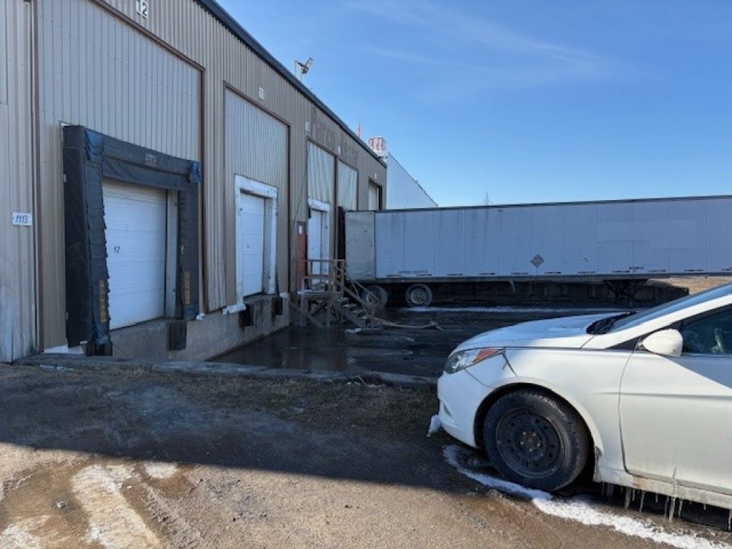dry and refregirated warehouse available