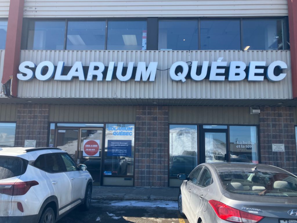 Local Commercial Bouvier-Lebourgneuf-Quebec 900pi2
