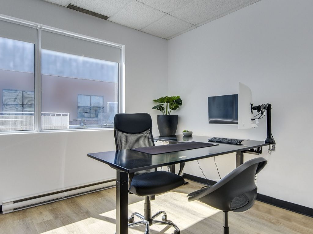 Grand bureau lumineux � louer � Saint-Henri