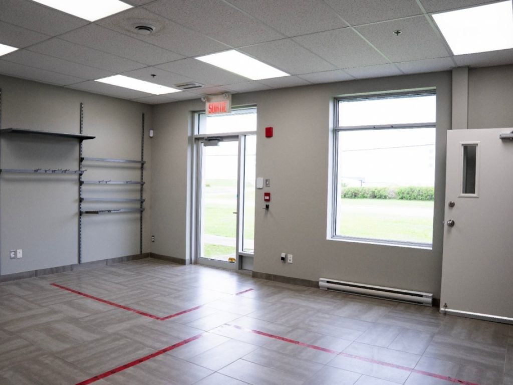 Office, showroom and warehouse