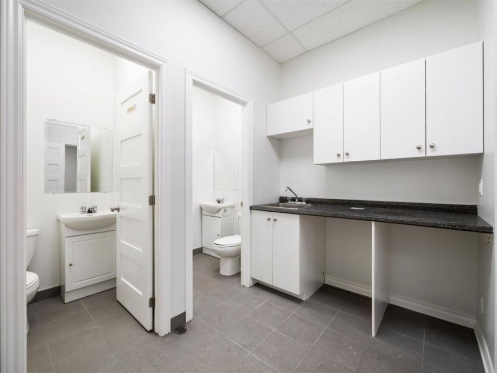 Espace bureau � louer � 1500 Rue Bernard-Lefebvre, local 100, Laval (Duvernay)