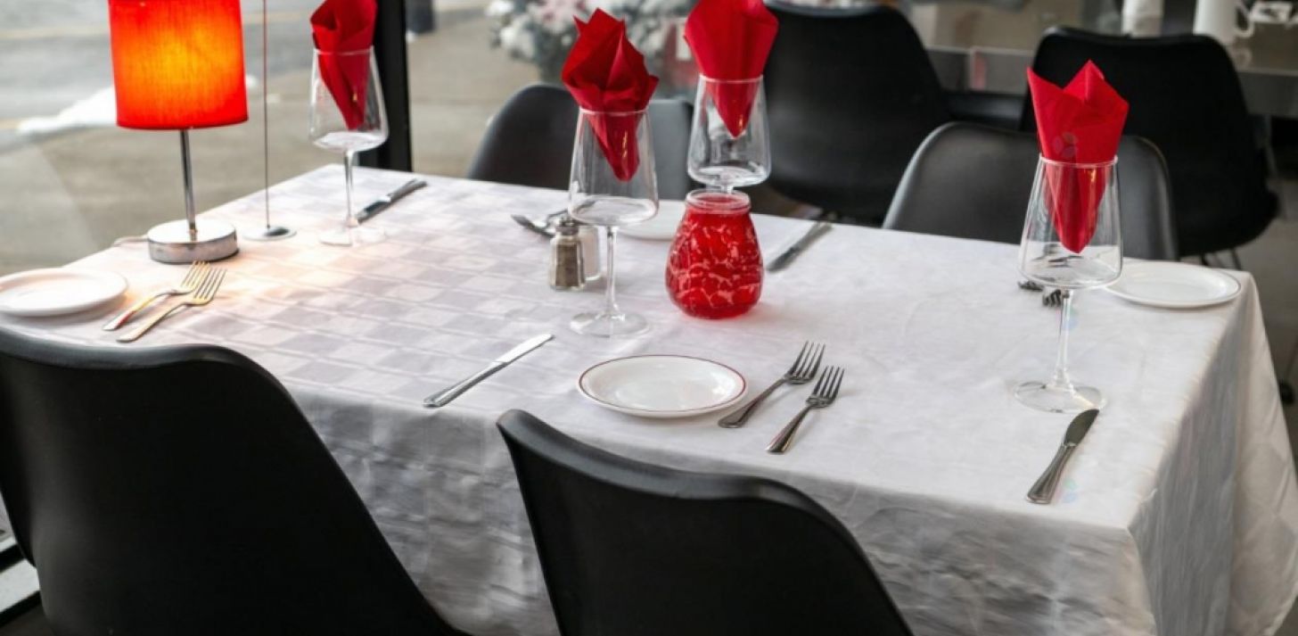 Restaurant déj. dîner, souper Apportez votre vin - À vendre