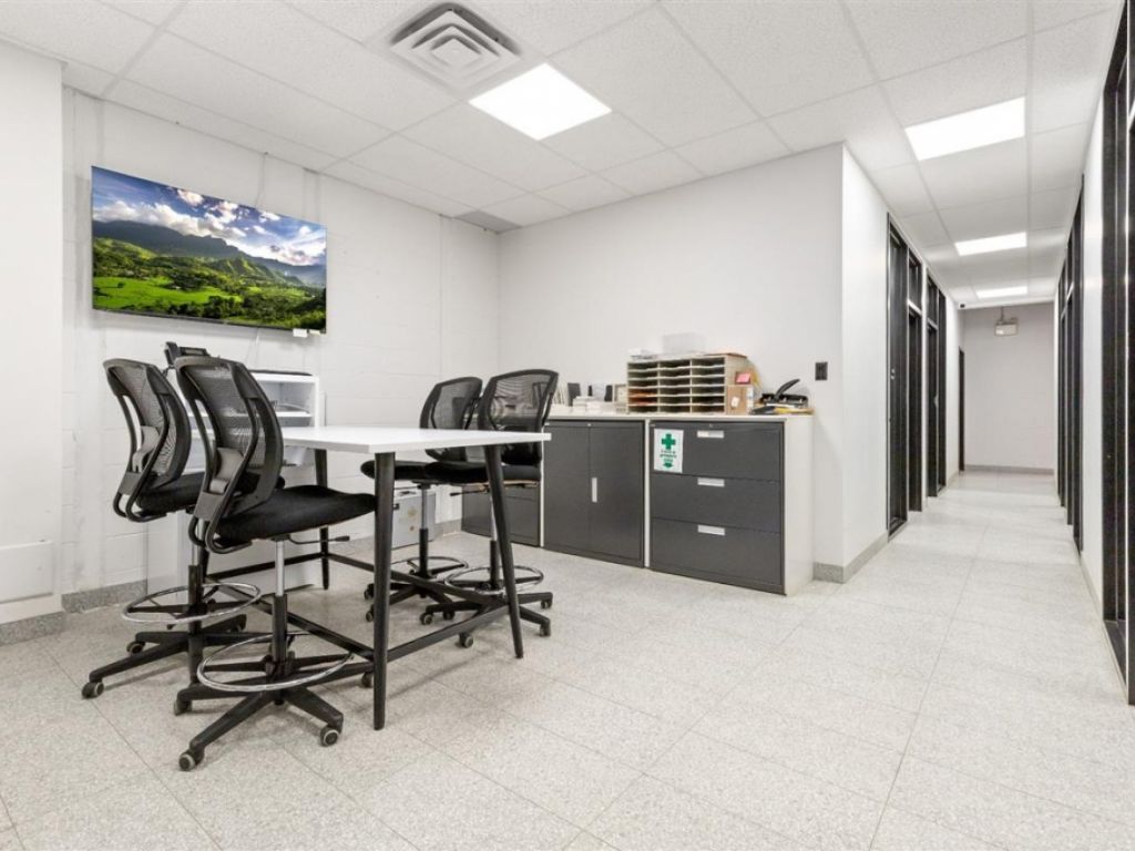 Industrial building for sale