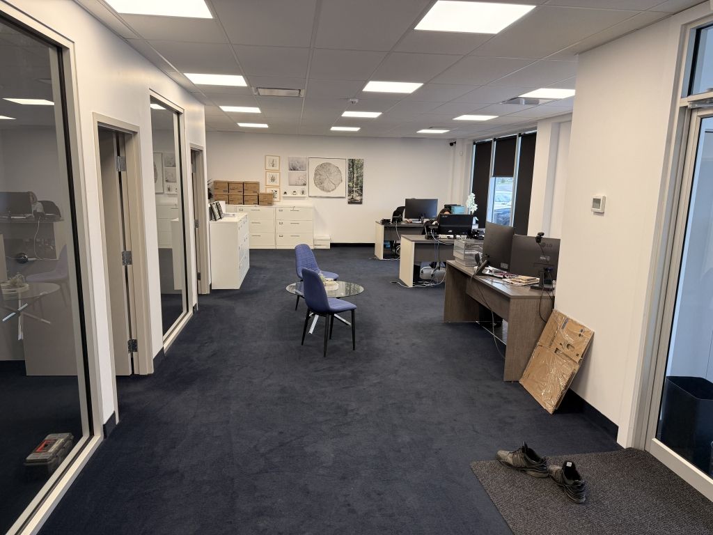 Offices for rent 1600 sq. ft. - 7 rue Industrielle, Delson