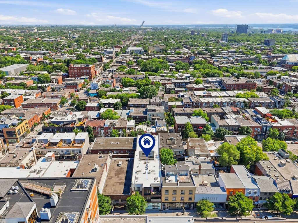 4,110 sq. ft. Commercial Space for Sale in Plateau-Mont-Royal