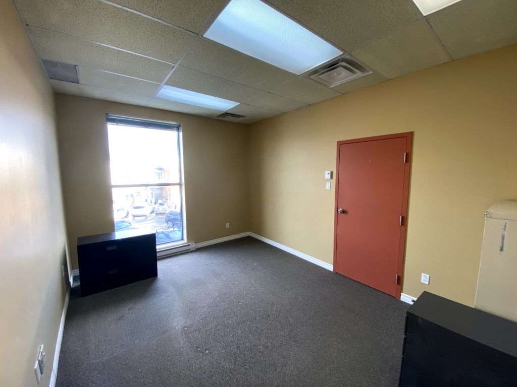 SPACES FOR RENT |1250 SF |Montarville, Saint-Bruno-de-Montarville