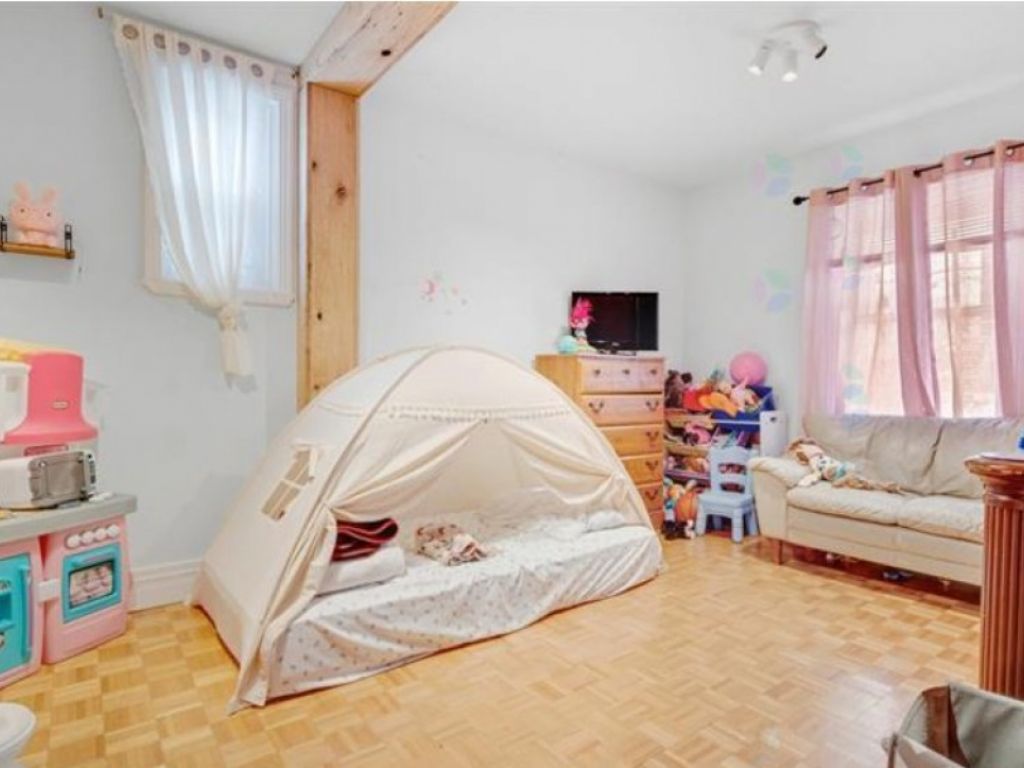 B�tisse comm sur boul. Cur�-Labelle � Sainte-Rose 