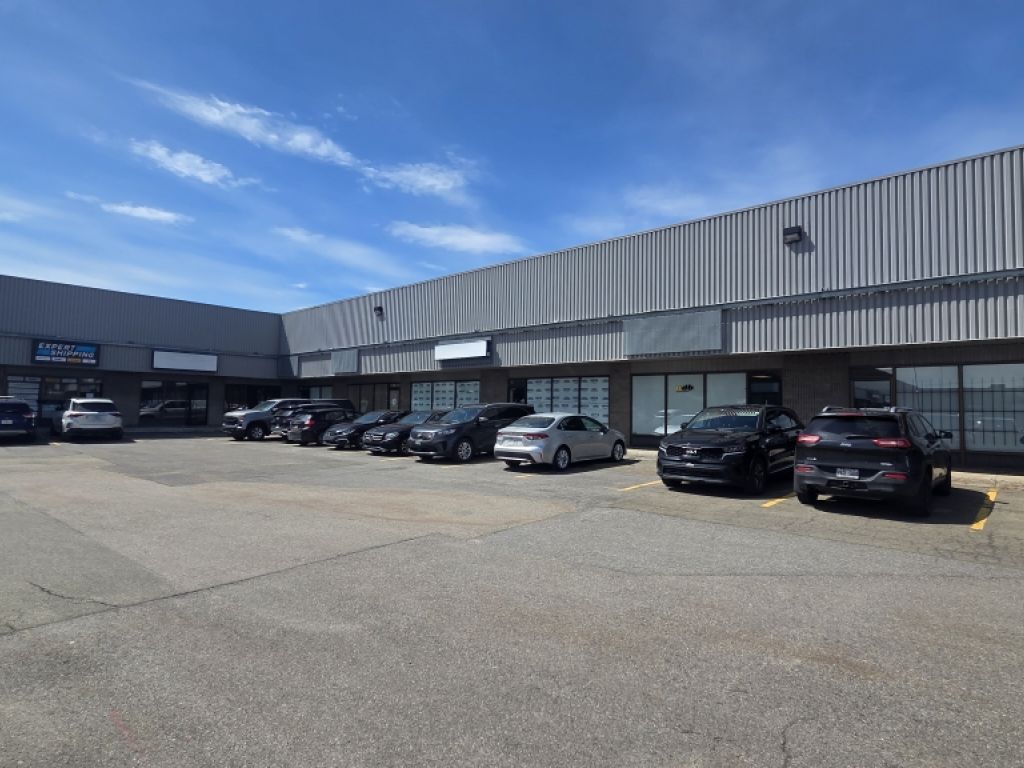 Local industriel � louer � Carrefour du Commerce, Ancienne-Lorette