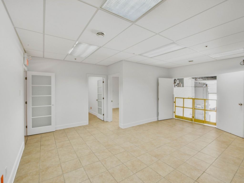 Industrial space for sale or for rent Brossard