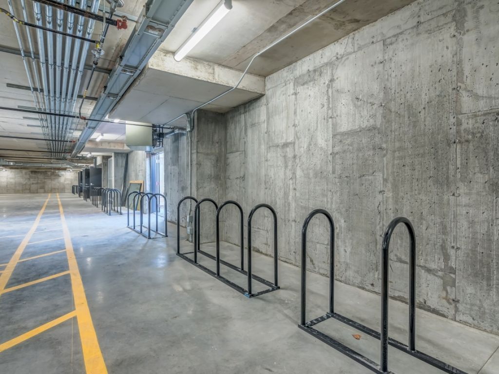 Brand new office space for lease in Mile-Ex