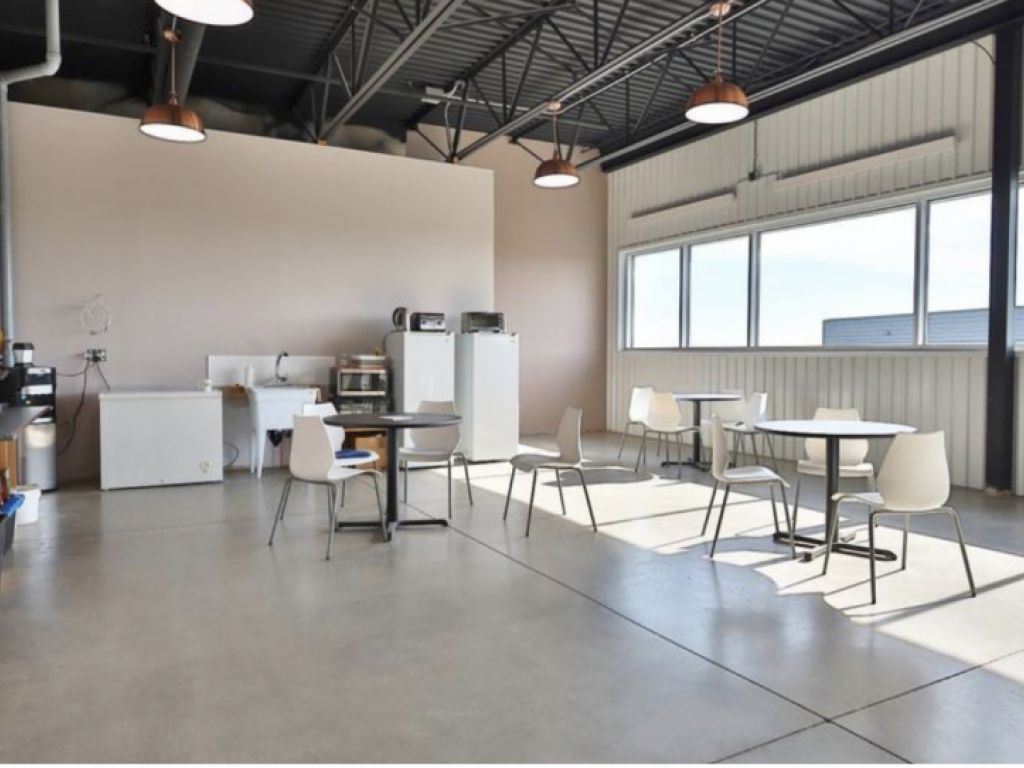 Great space Industrial and/or Commercial - Showroom - Office Space for Rent