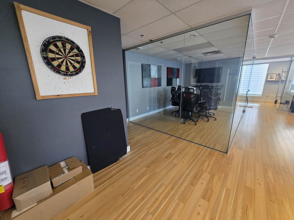 Bureau  louer 1400 pc au rdc Brossard