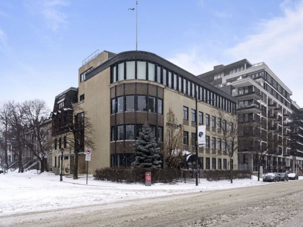 Bureaux a louer moderne avec salles de conference, Cuisine et Stationnement