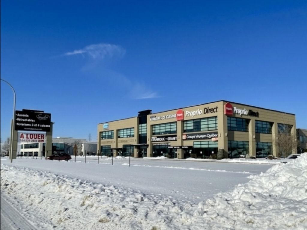 Superbe local 3000 pieds carrs - (possibilit de 6000 pieds carrs qui fait le coin) Aut des Laurentides, Laval