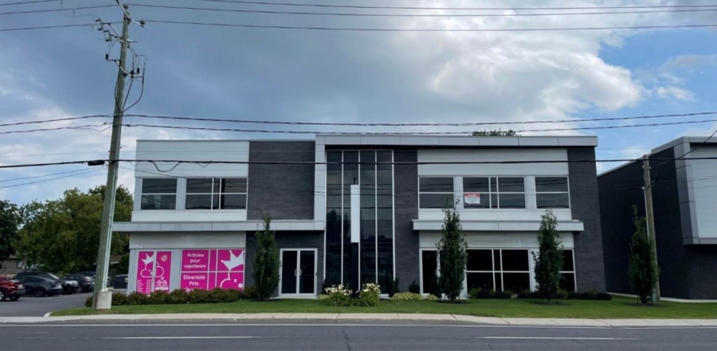 1,500 sq. ft. space on the 2nd floor in La Prairie - For Rent