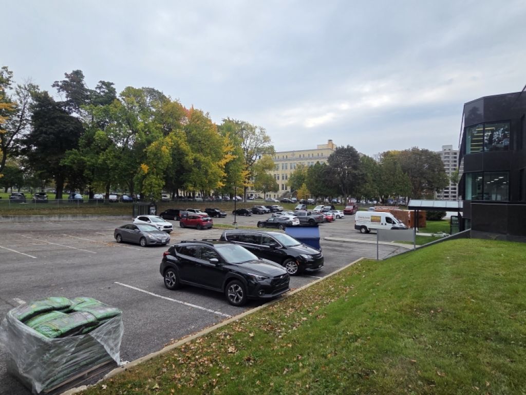 Bureau � louer � 4 748 pi� � Locaux 105 et 115 � 801, Grande All�e Ouest, Montcalm