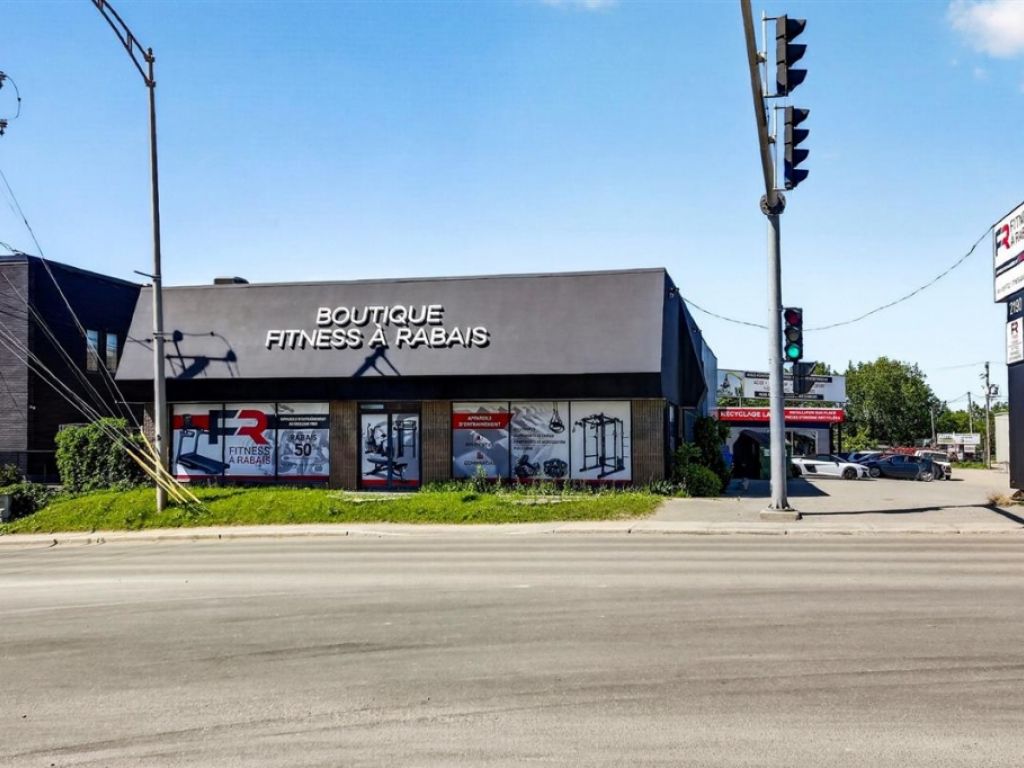 Commercial/office building for sale