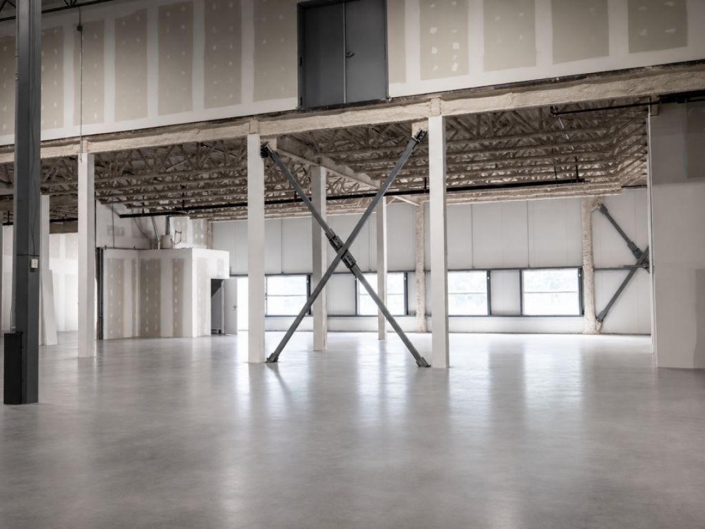 Industrial Space for Rent of 22 560 sq. ft. | | Laval