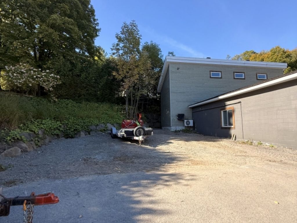 Local commercial - Bureaux et Garage