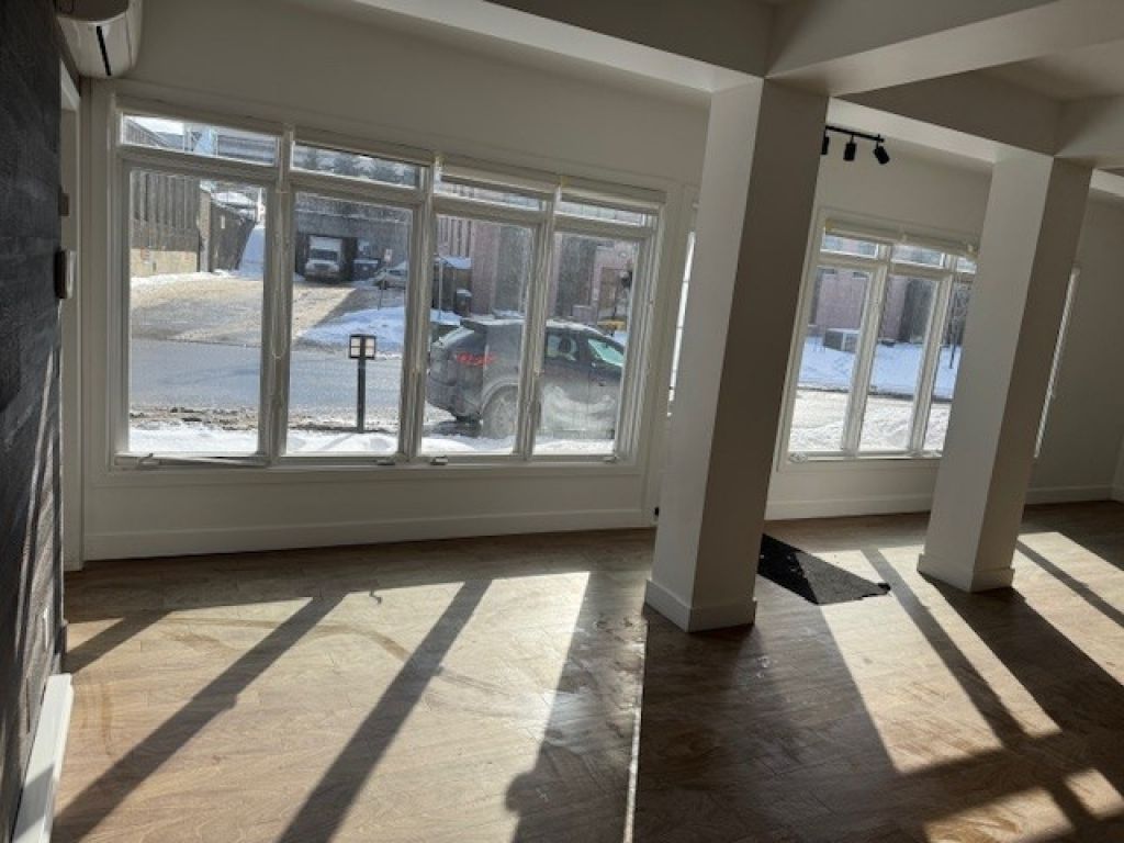 Excellent business location - 550 sq ft space