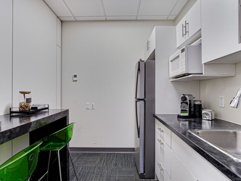 Bureaux meubl�s � louer - � partir de 900$ par mois