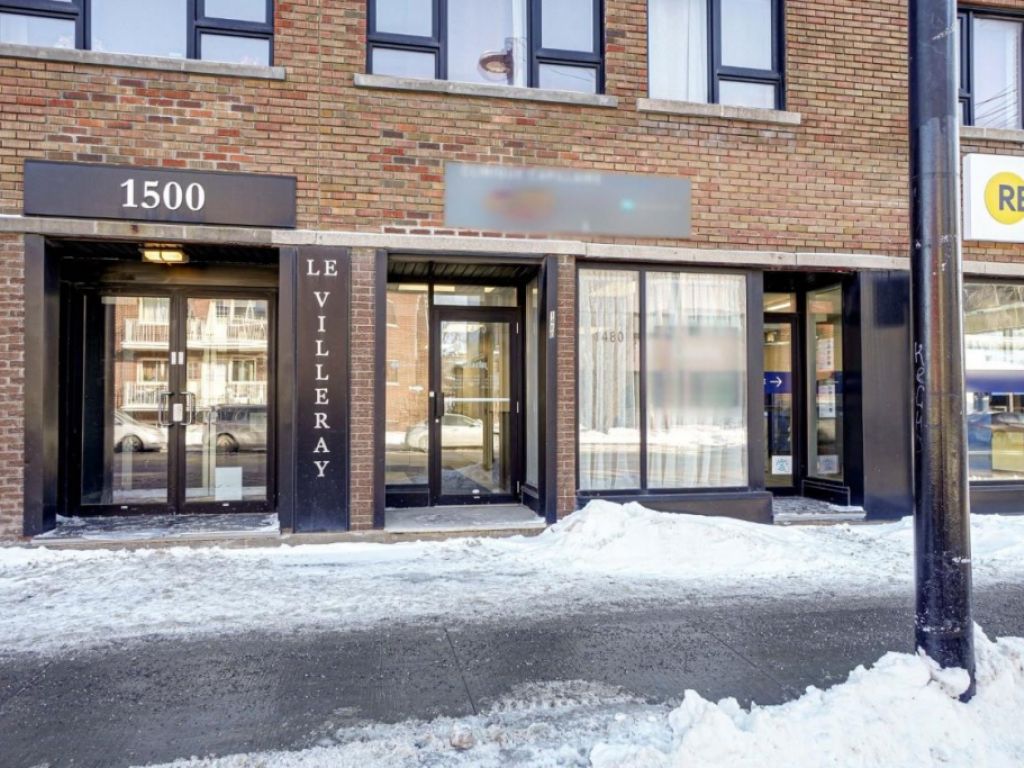 1,646 sqft space facing the CLSC Villeray EXCELLENT VISIBILITY!