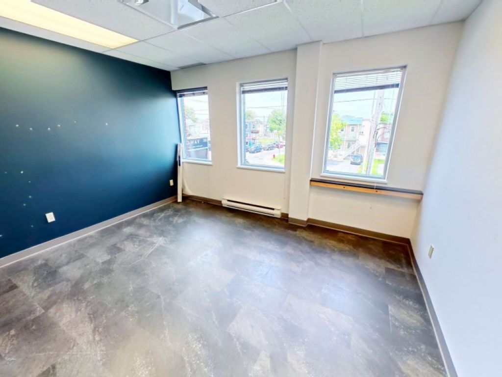 Local de bureau � louer � Vanier � 303, boulevard Pierre-Bertrand, local 208
