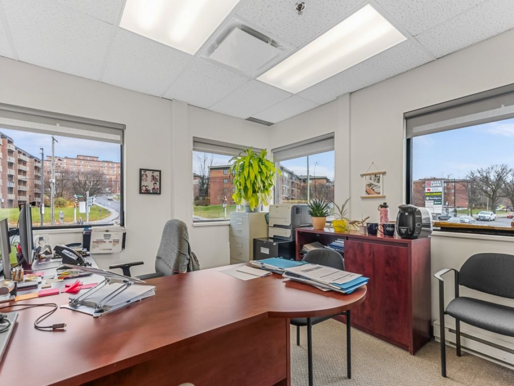 SAINTE-FOY  PLAZA LAVAL