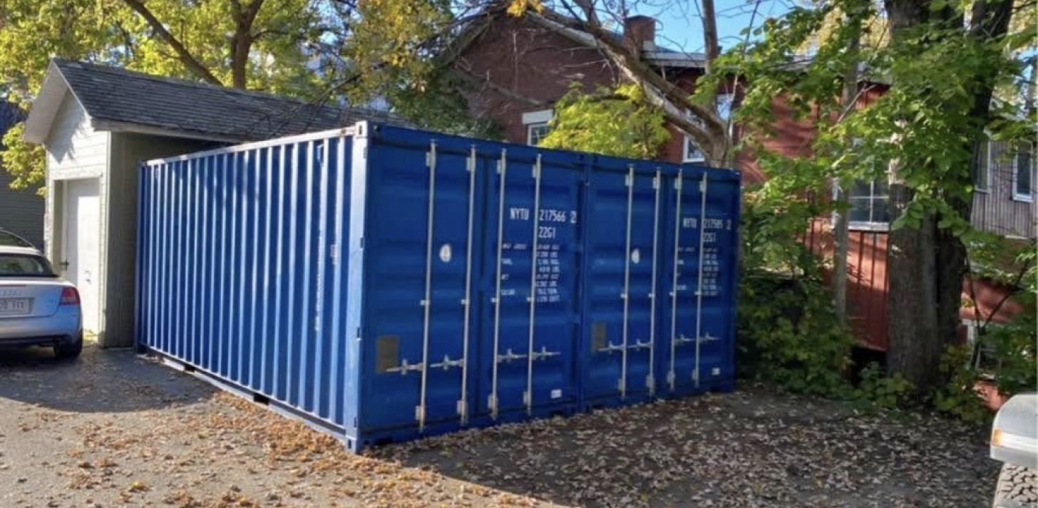 Storage - Container for rent in  Laval 10 x 20 - For Rent